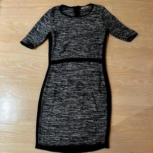 Banana Republic knit dress size xs. Very good used condition. Back half zip.